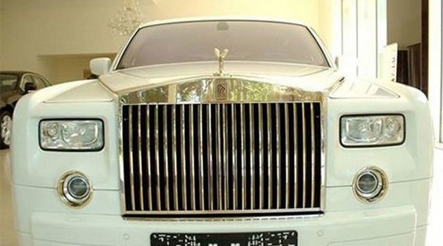 Gold Plated Version Of The Rolls Royce Phantom Convertible Cars